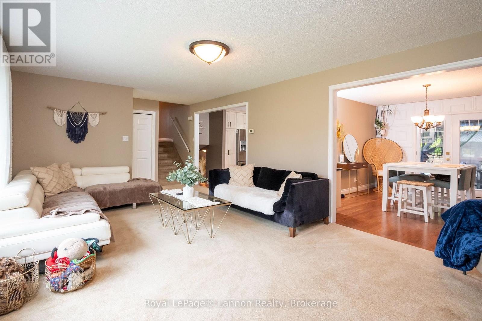 2020 Mountain Road Property Photo 4