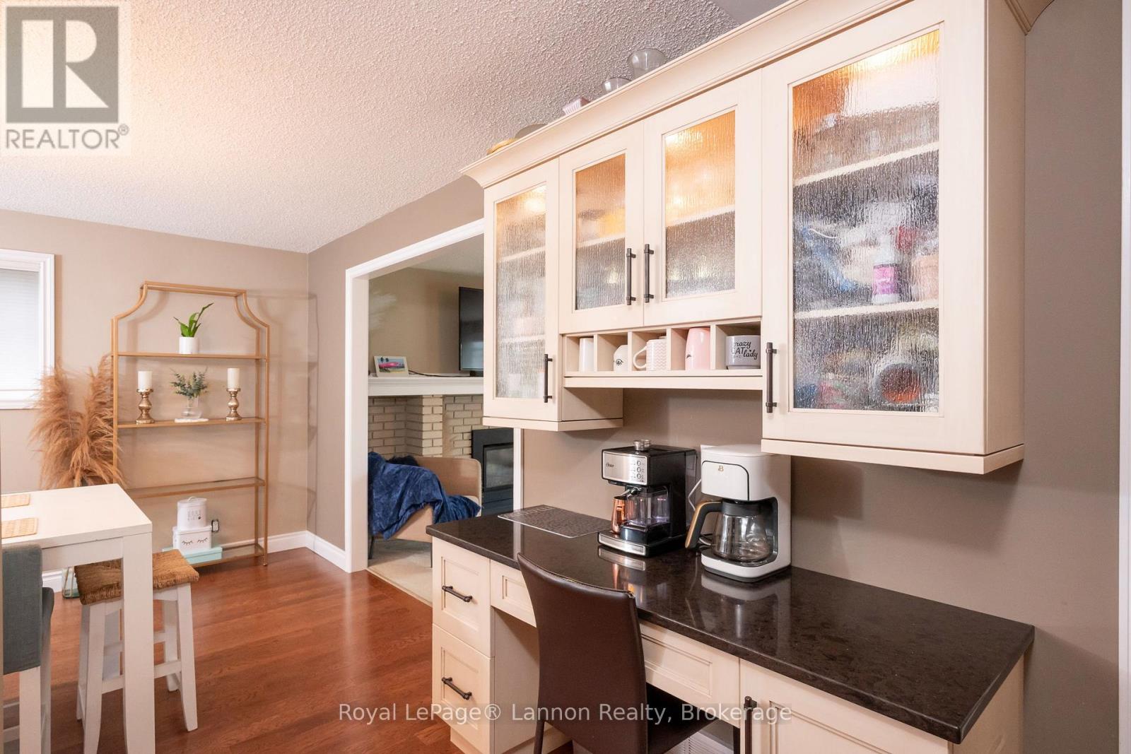 2020 Mountain Road Property Photo 11