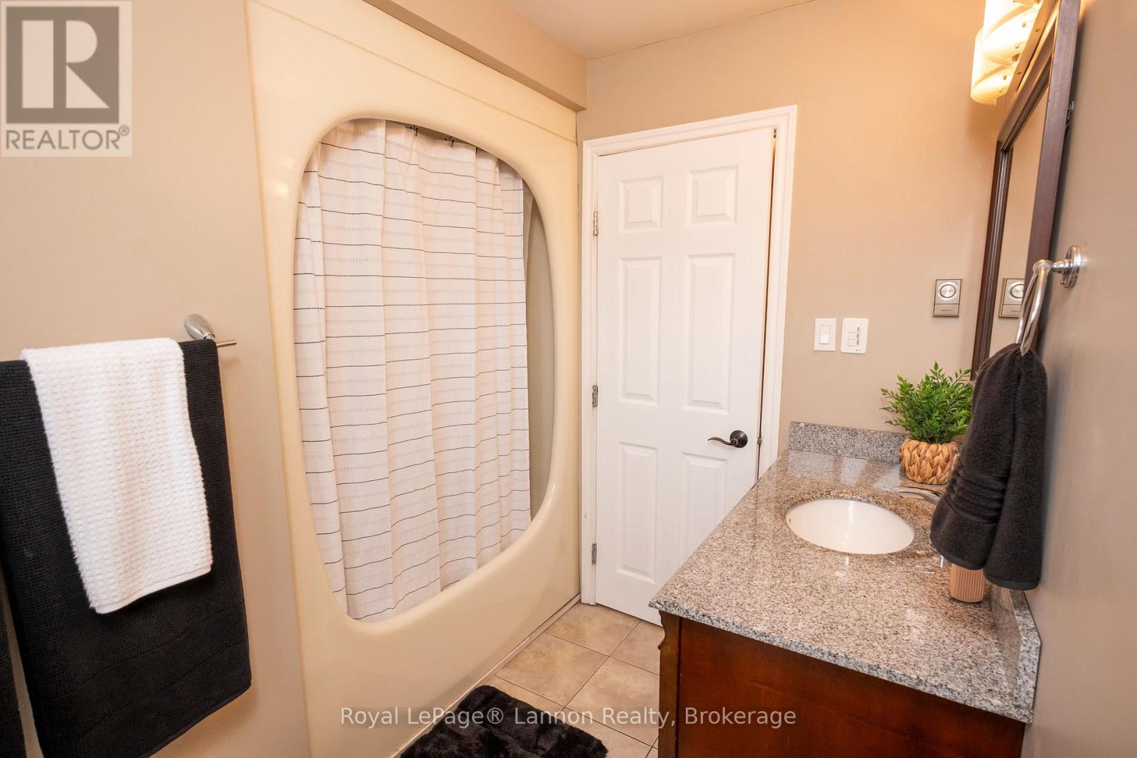2020 Mountain Road Property Photo 25
