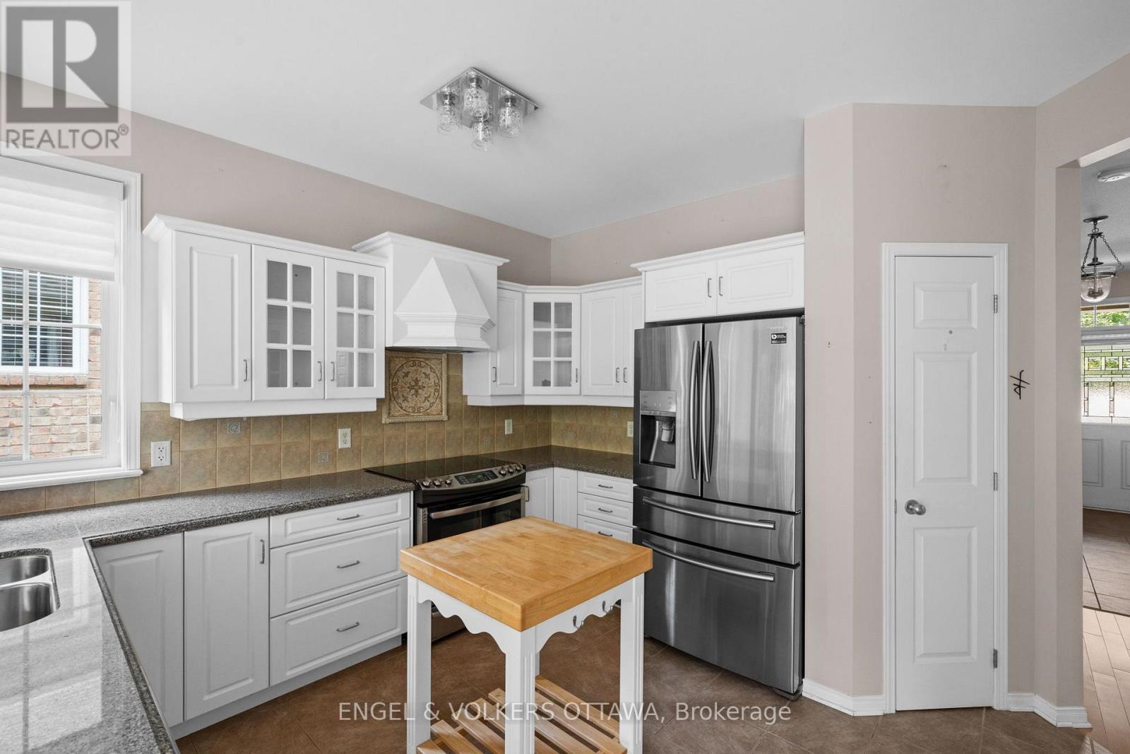 205 Cairnsmore Circle Property Photo 9