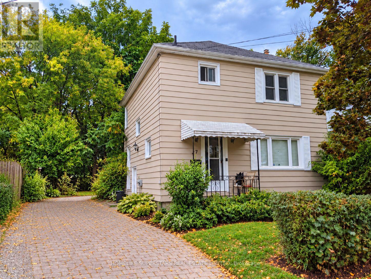 27 WELLINGTON STREET Property Photo 1