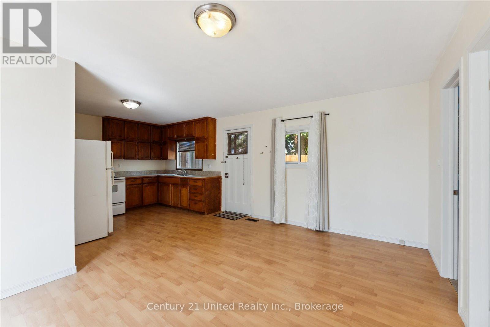 B - 556 Edison Avenue Property Photo 6