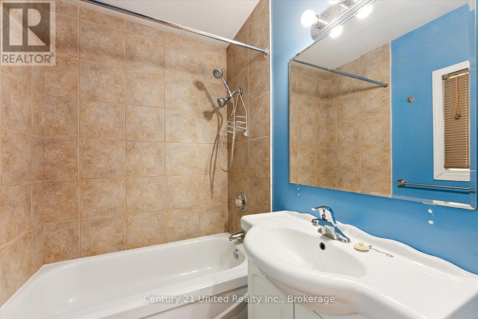 B - 556 Edison Avenue Property Photo 12
