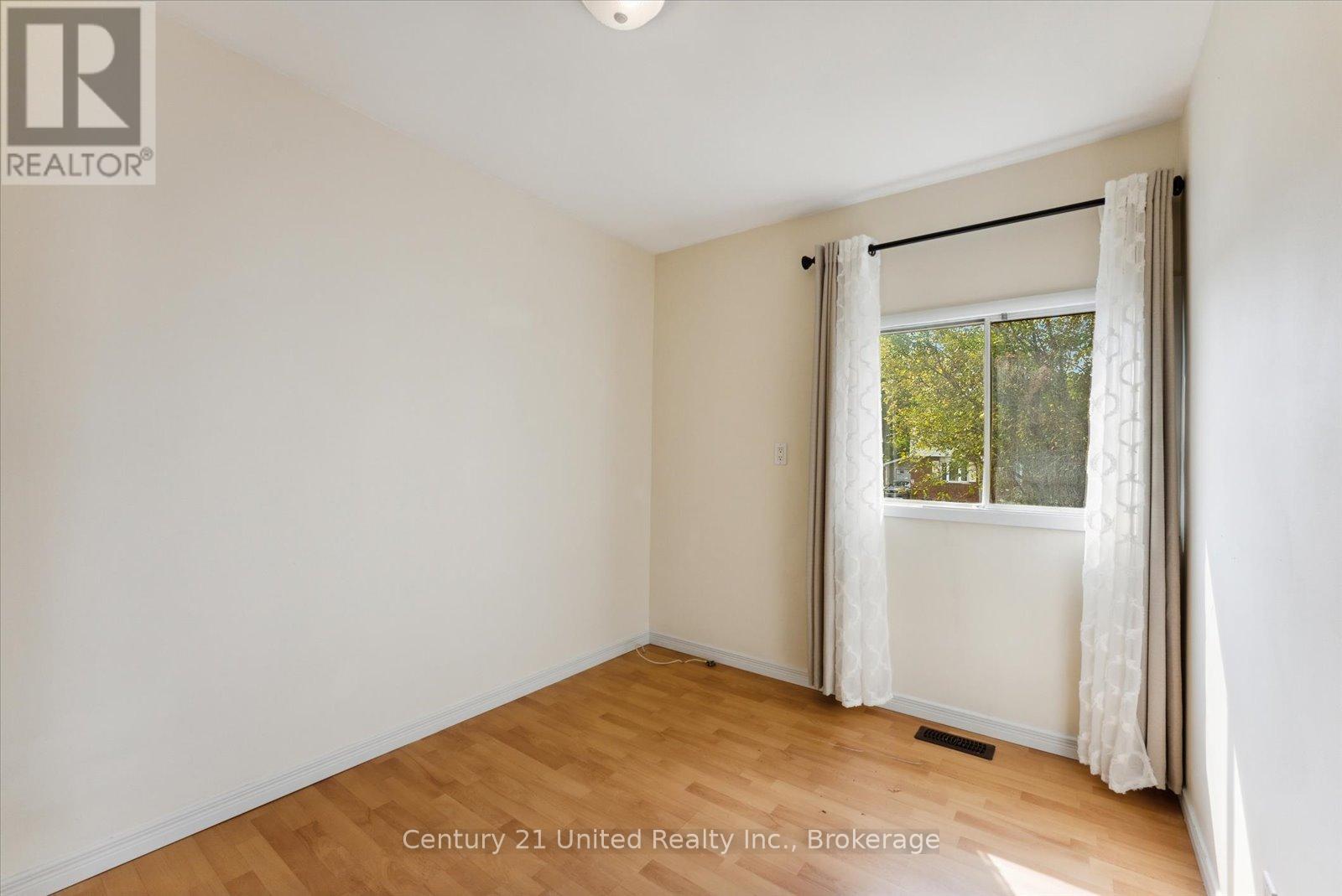 B - 556 Edison Avenue Property Photo 13