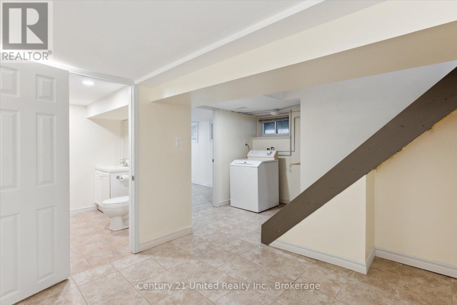 B - 556 Edison Avenue Property Photo 16