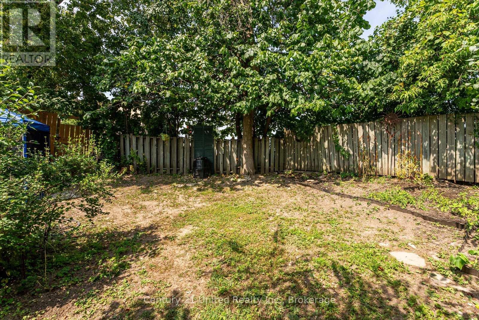 B - 556 Edison Avenue Property Photo 24