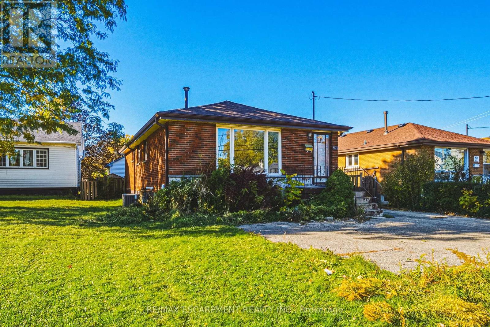 928 Upper Gage Avenue Property Photo 1