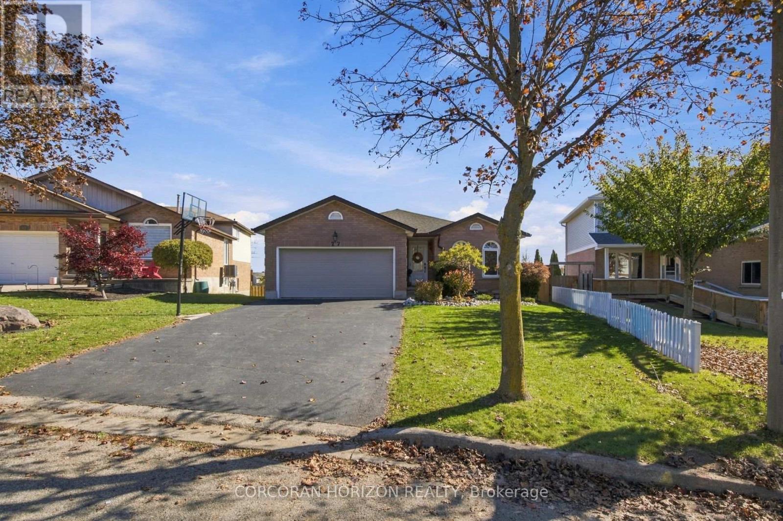 27 Costain Court Property Photo 3