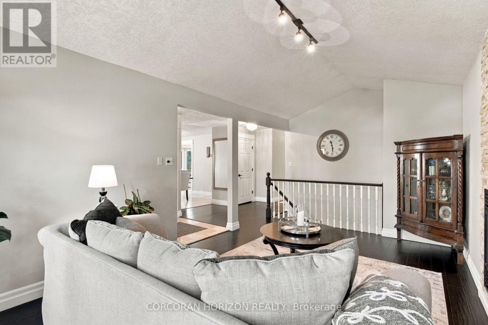 27 Costain Court Property Photo 8