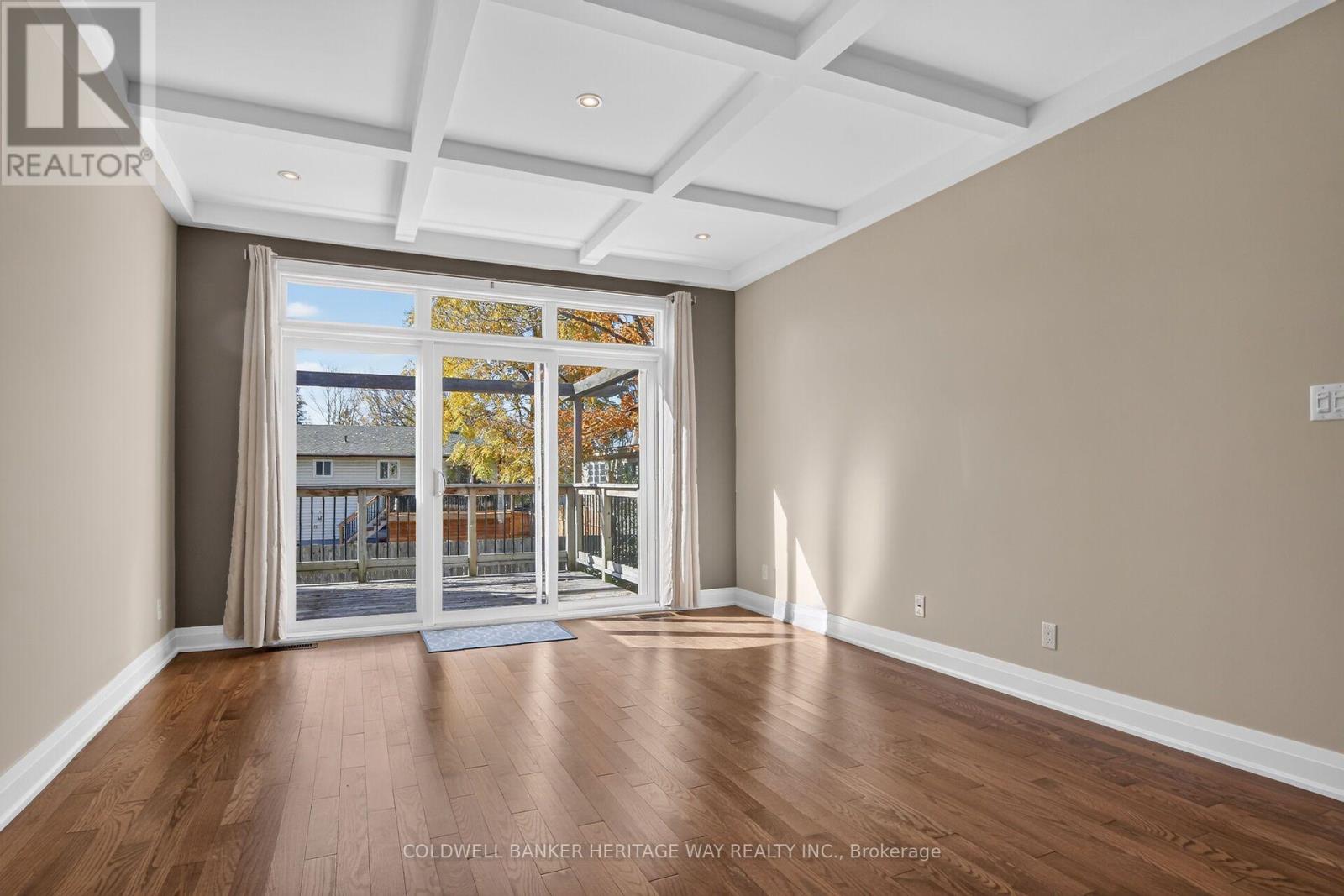 135 Elizabeth Street Property Photo 21