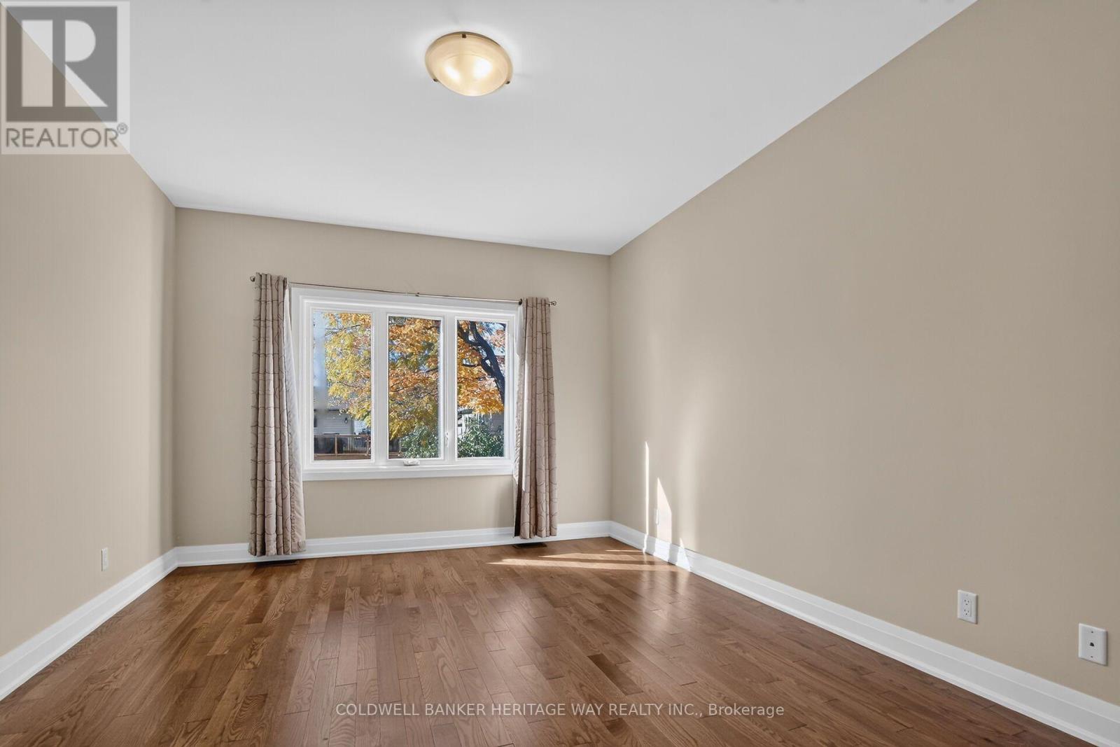 135 Elizabeth Street Property Photo 24