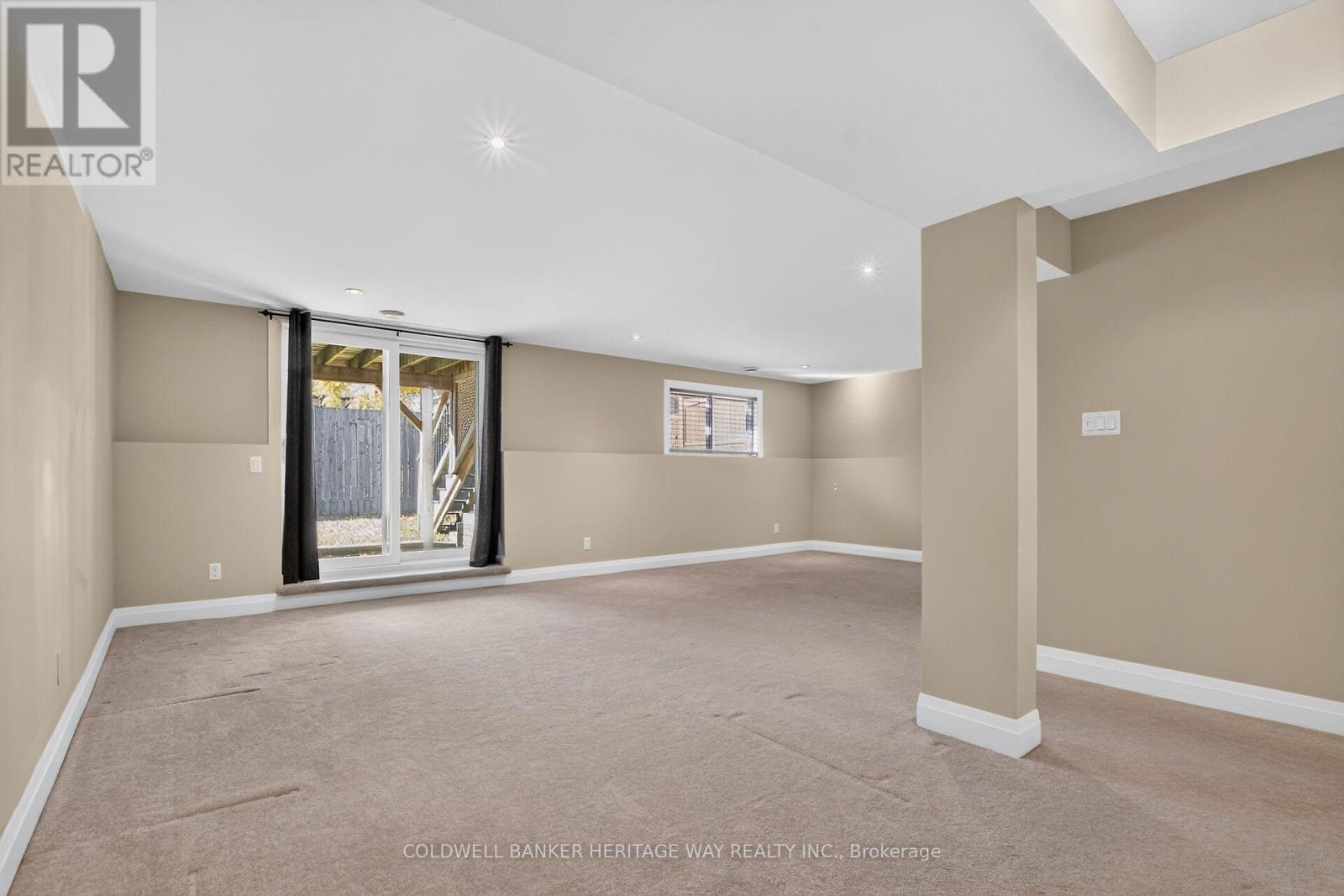 135 Elizabeth Street Property Photo 31