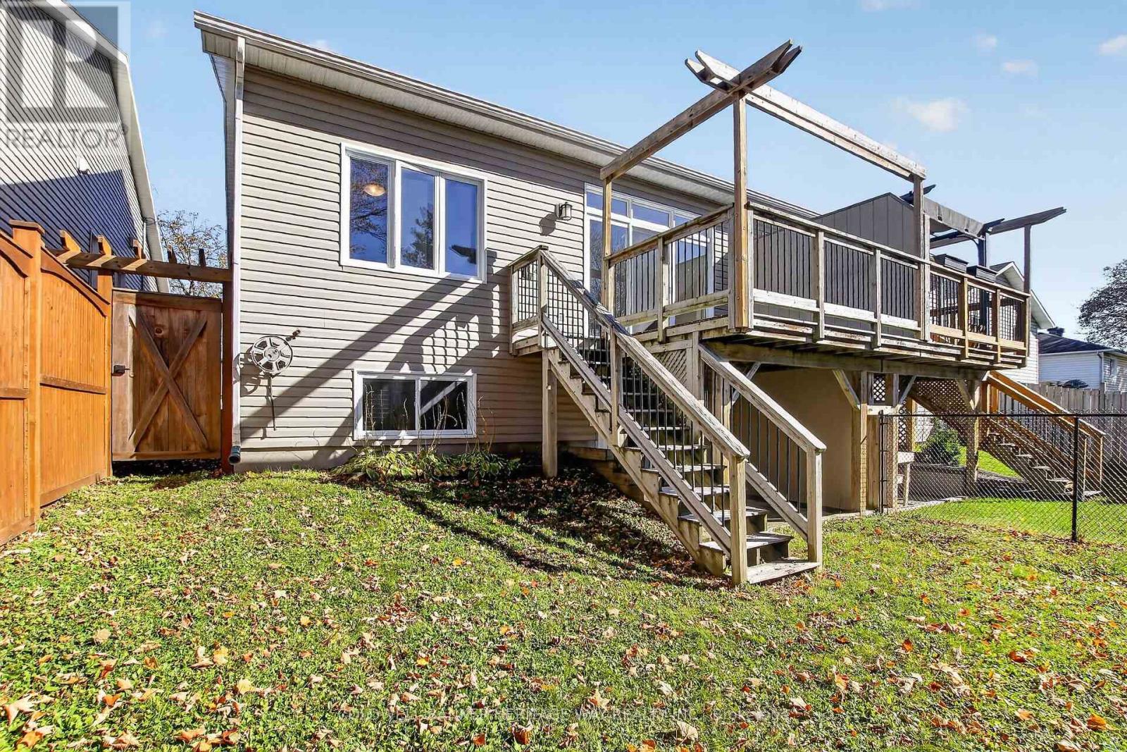 135 Elizabeth Street Property Photo 38