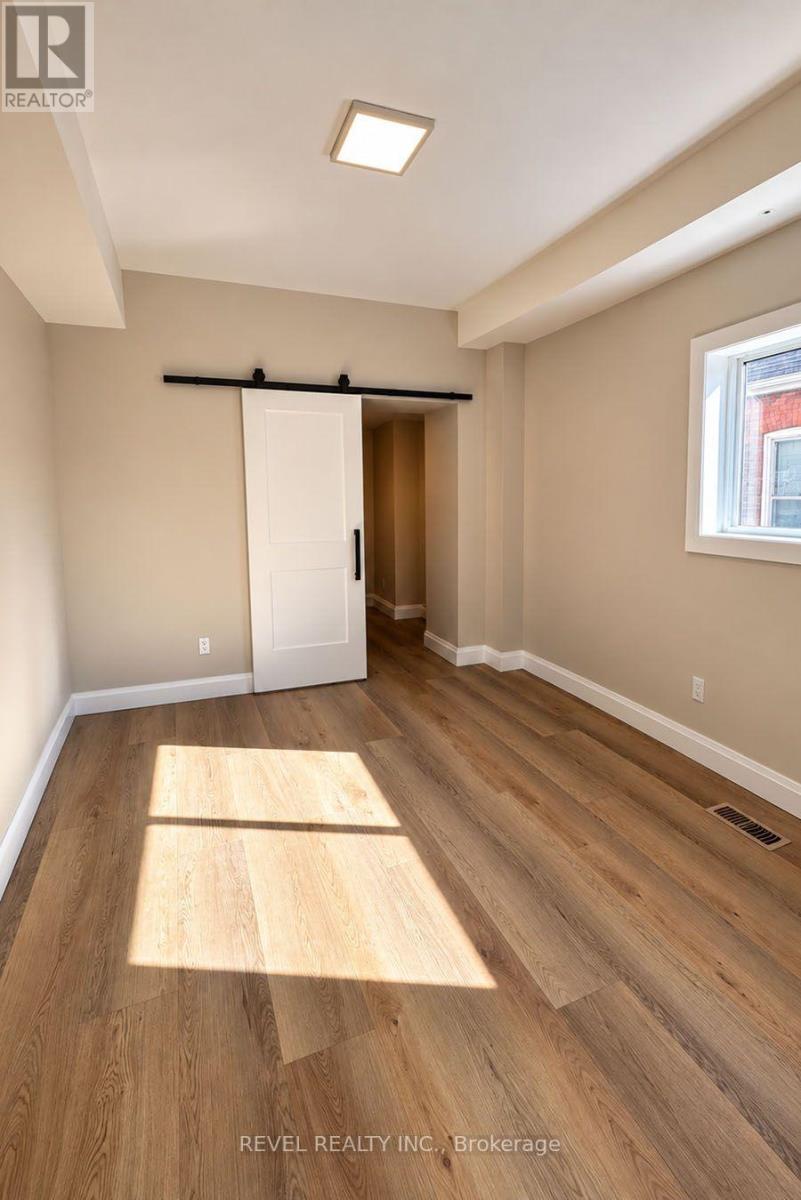 1 - 160 Catharine Avenue Property Photo 5