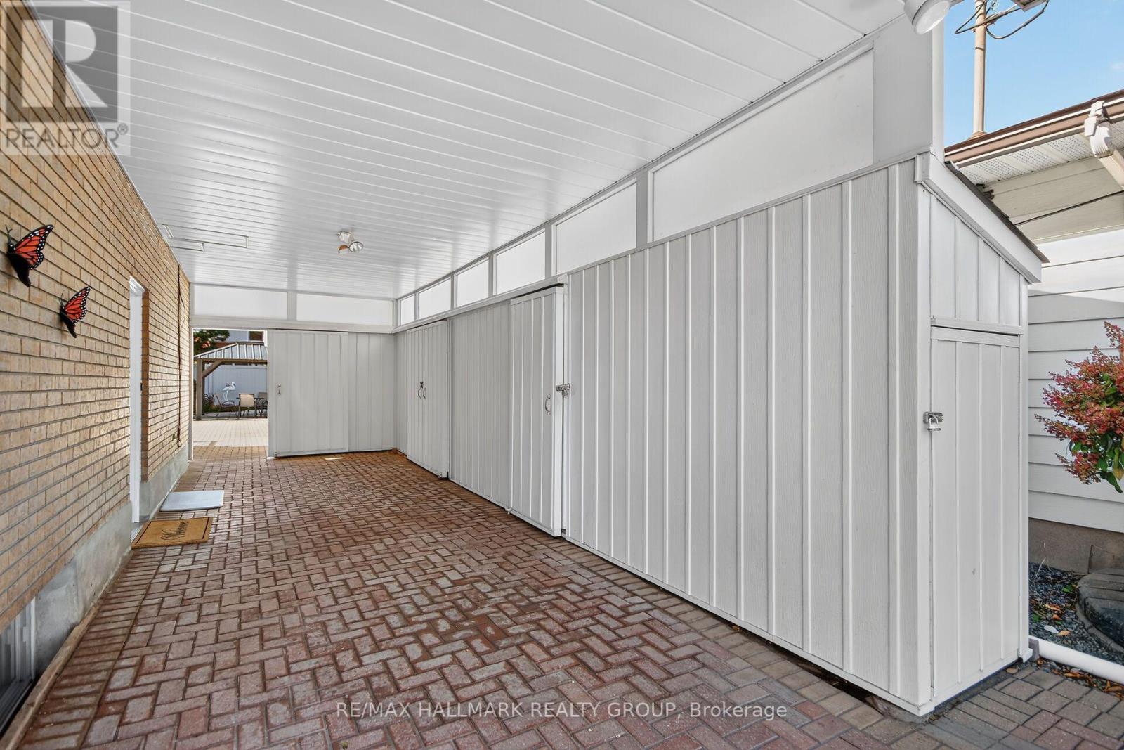 1592 Maxime Street Property Photo 7