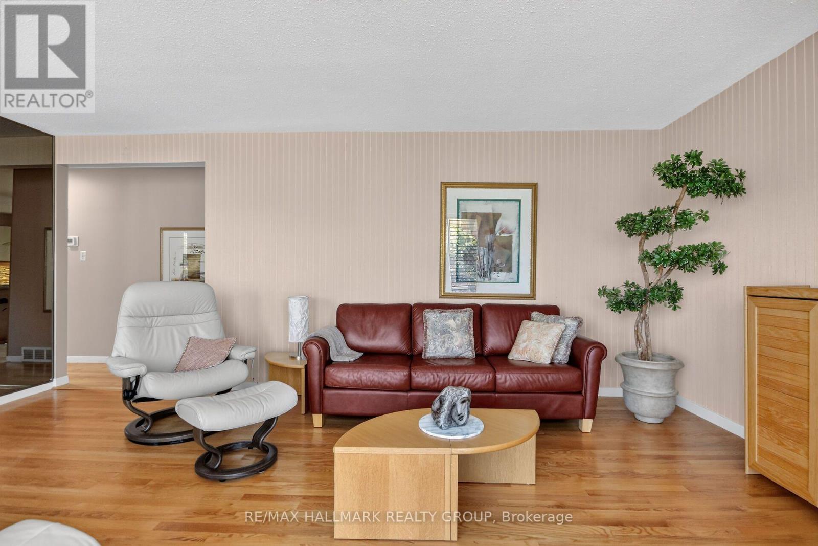 1592 Maxime Street Property Photo 11