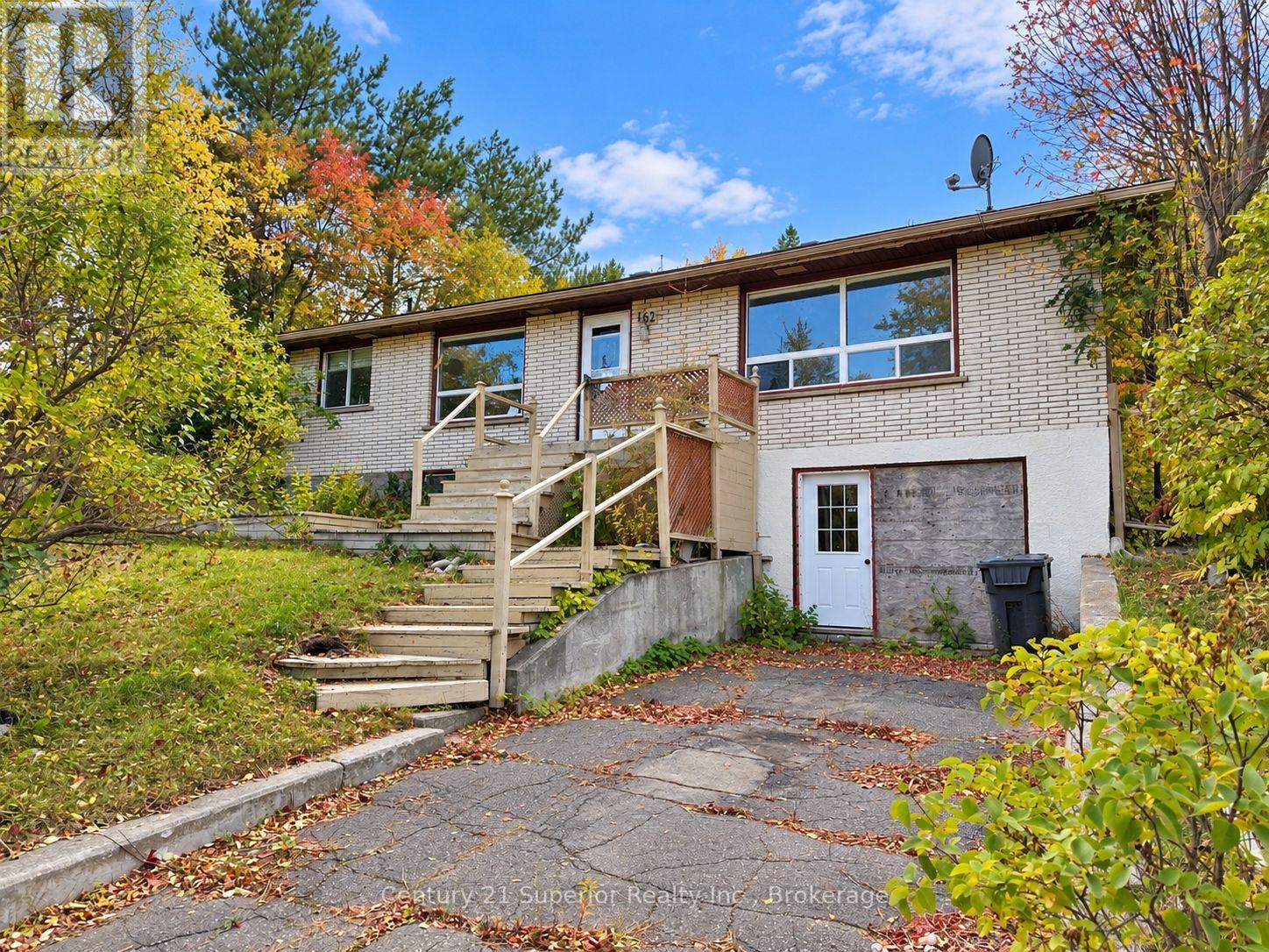 162 Greenmantle Drive Property Photo 1