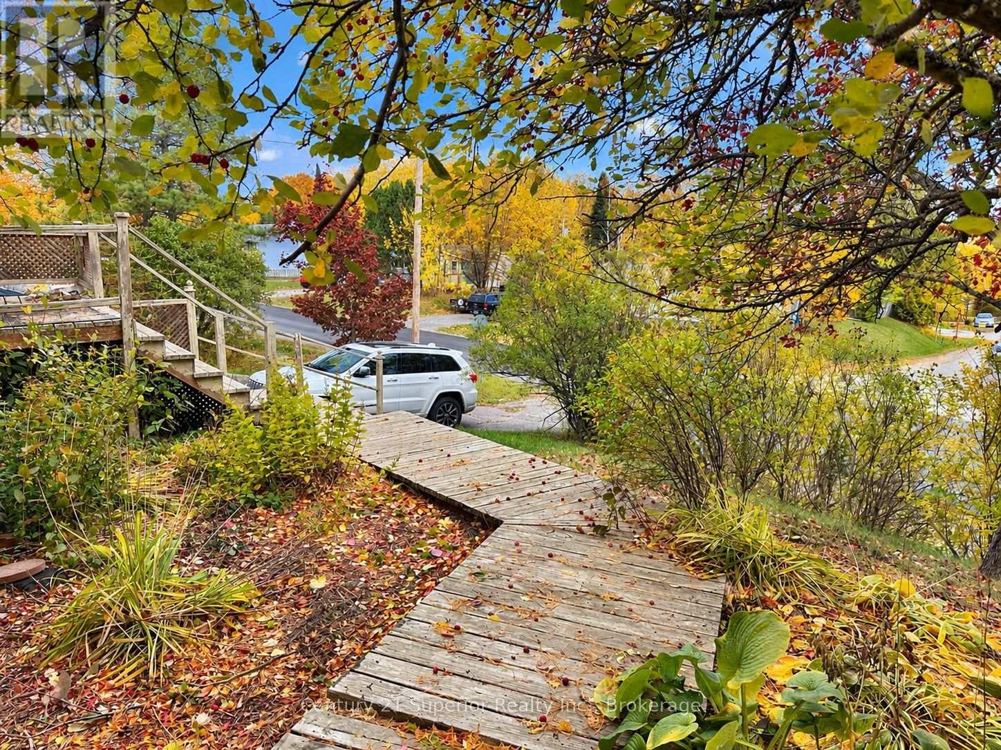 162 Greenmantle Drive Property Photo 3