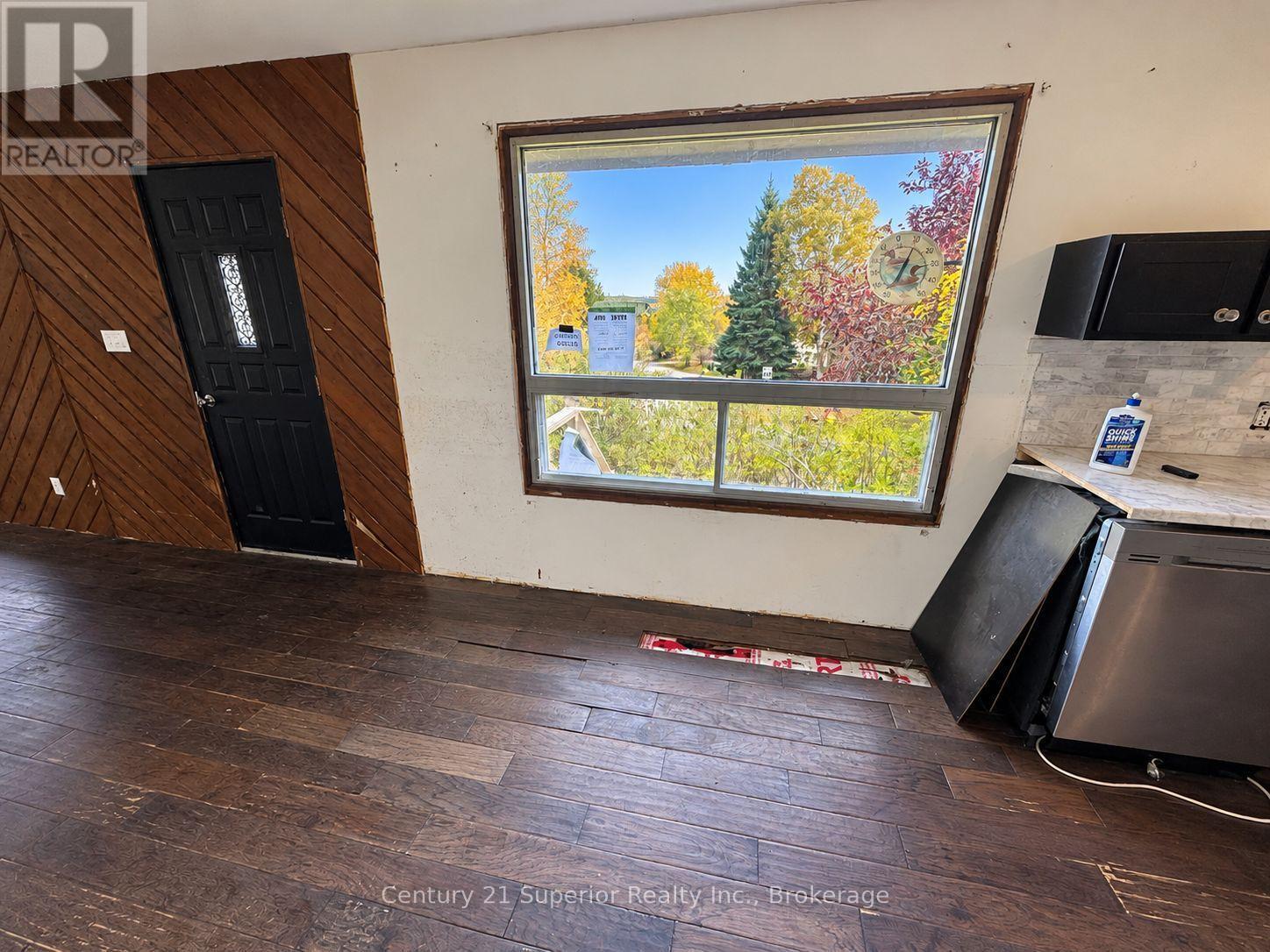 162 Greenmantle Drive Property Photo 7