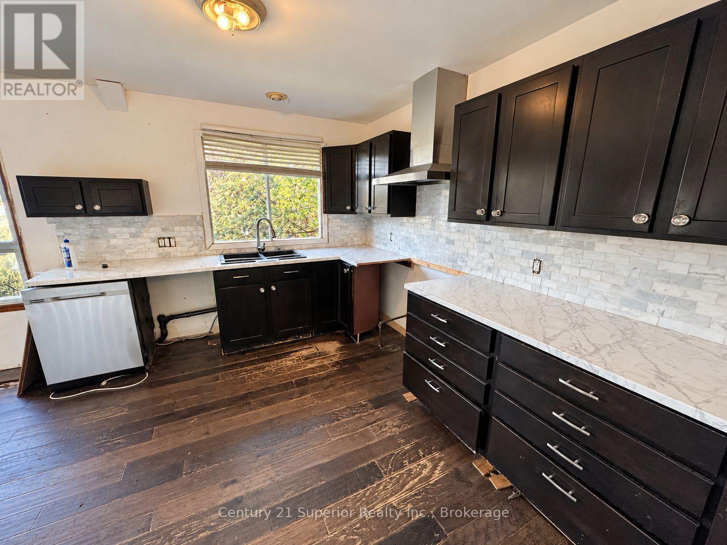 162 Greenmantle Drive Property Photo 8