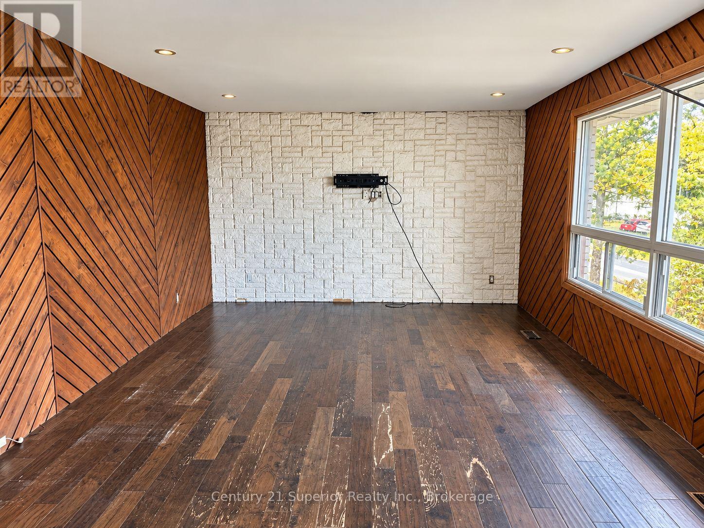 162 Greenmantle Drive Property Photo 11