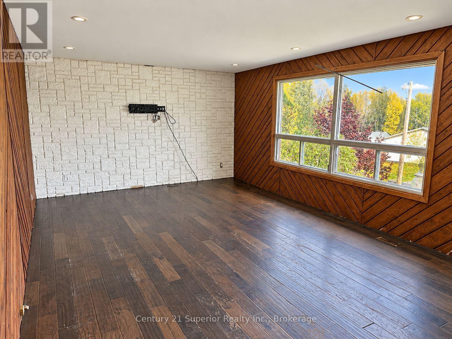162 Greenmantle Drive Property Photo 13