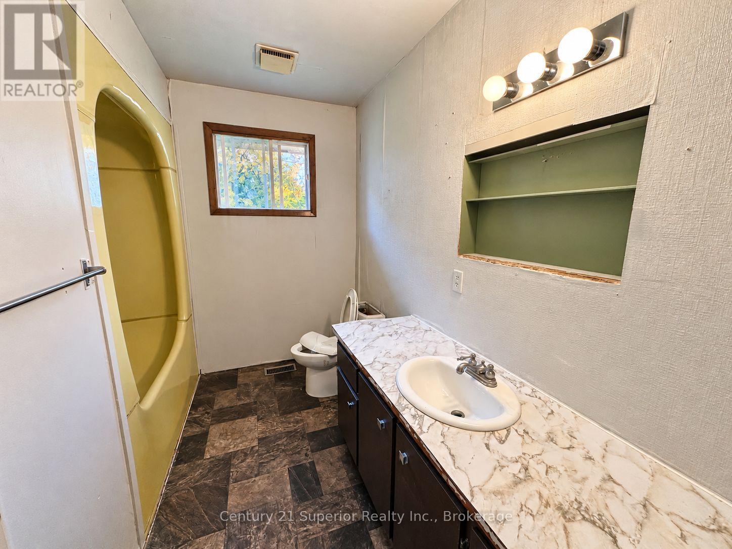 162 Greenmantle Drive Property Photo 16
