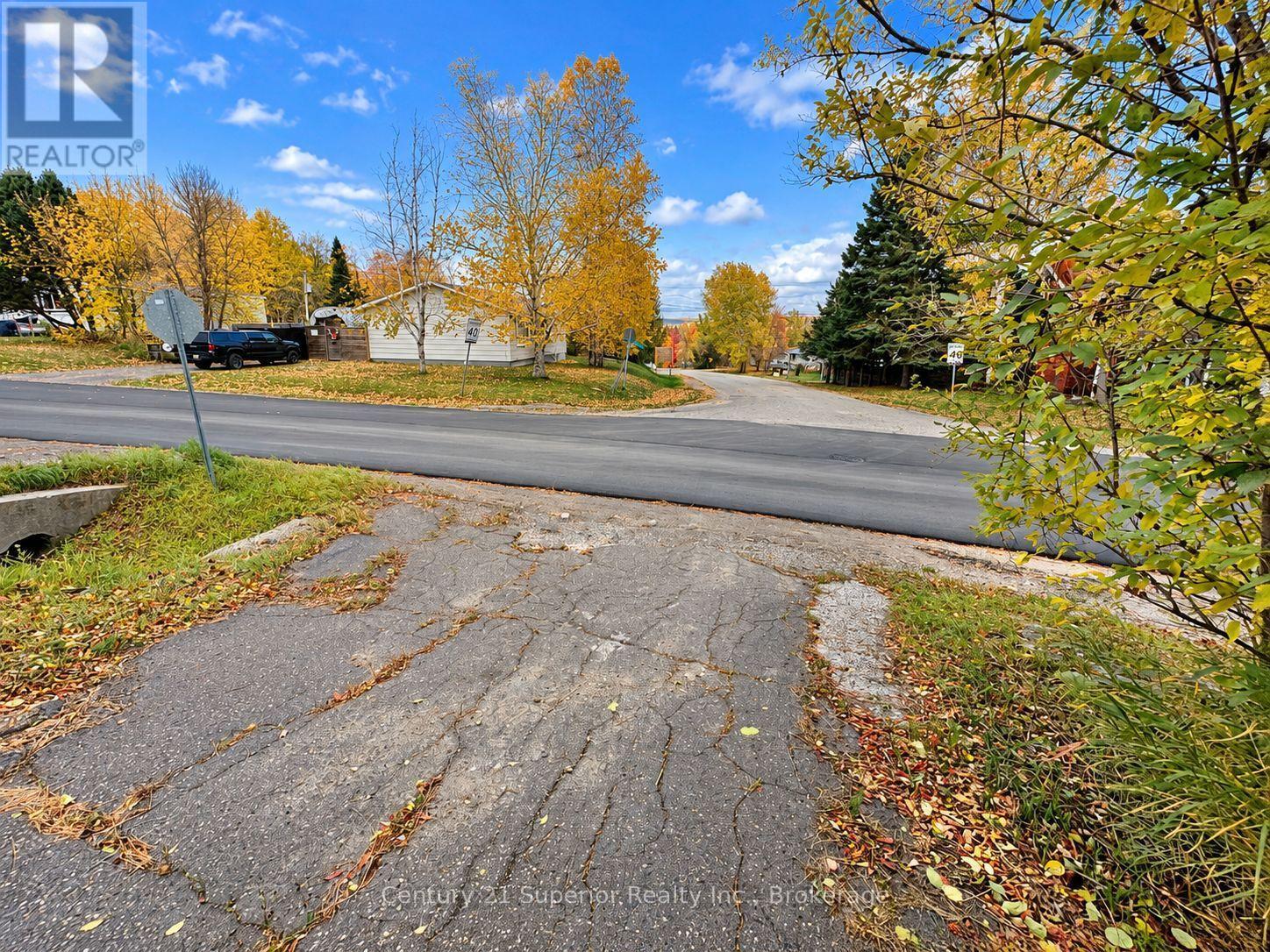 162 Greenmantle Drive Property Photo 48