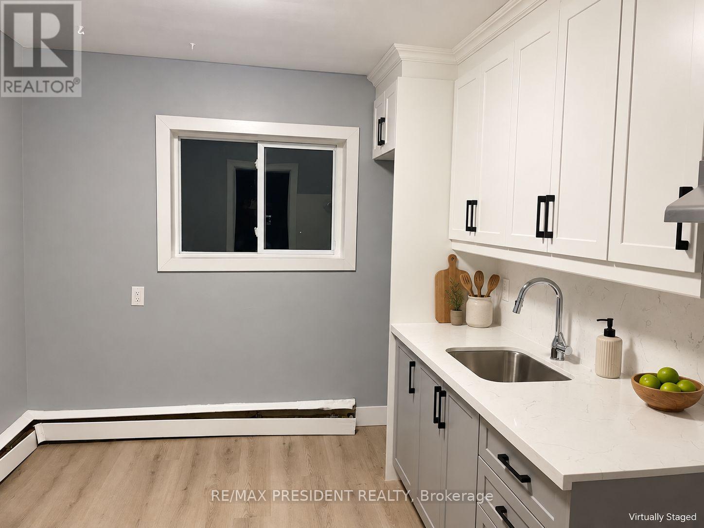4 - 172 King Edward Avenue Property Photo 4