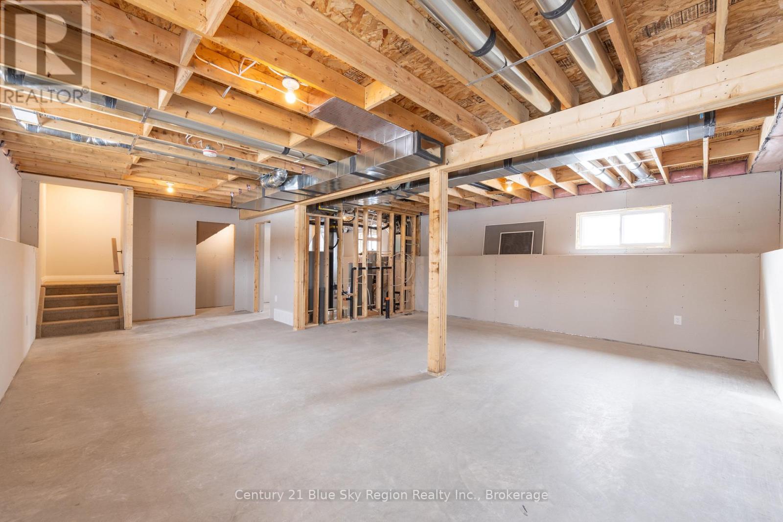 201 Talon Crescent S Property Photo 26