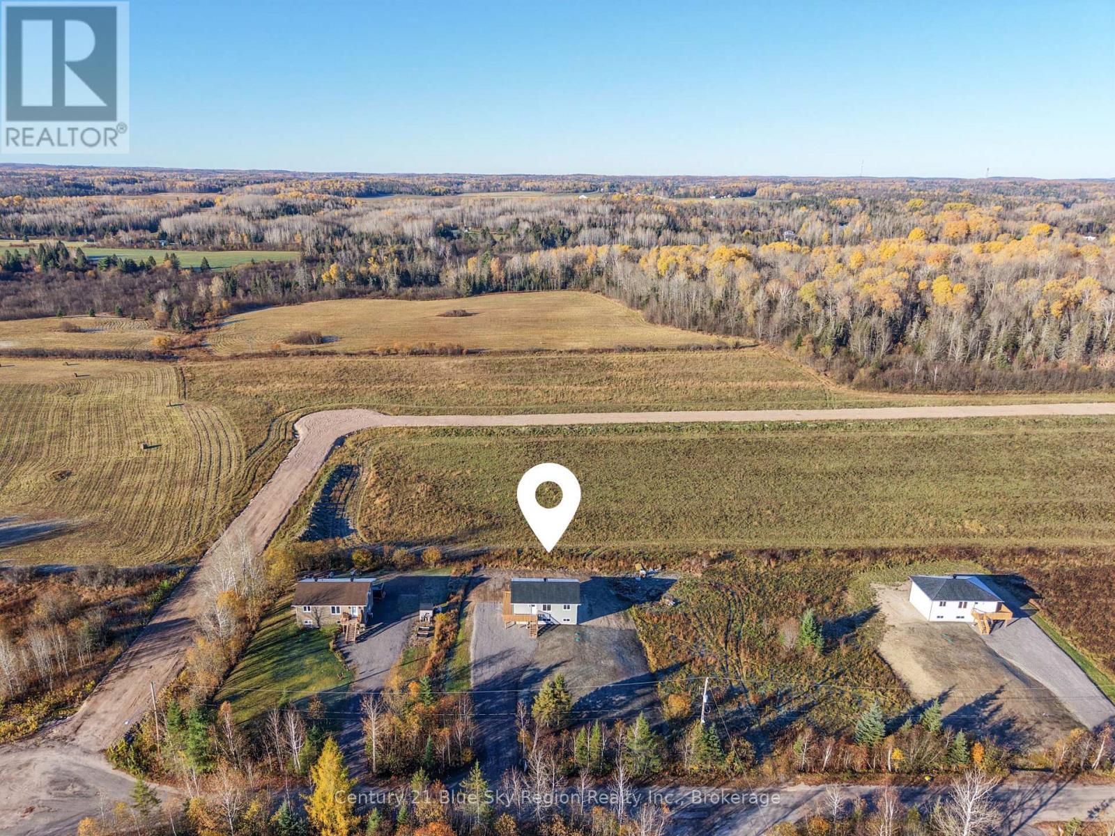 201 Talon Crescent S Property Photo 30