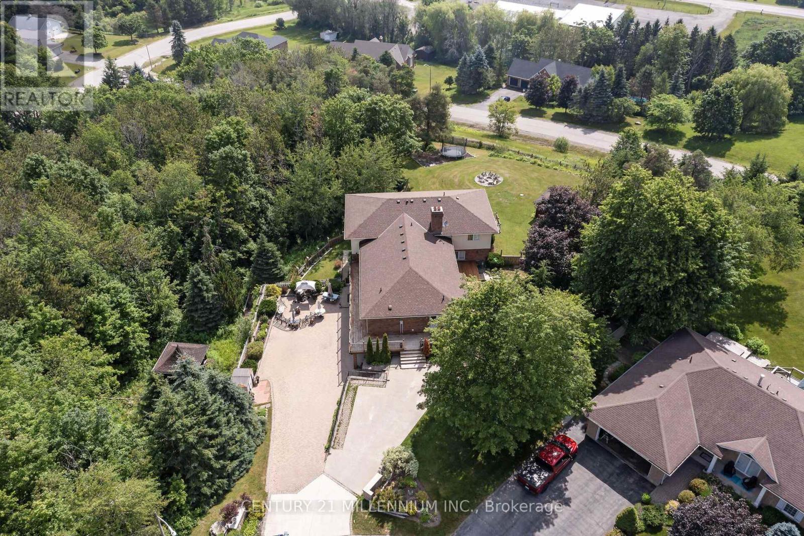 6 Kerry Court Property Photo 4
