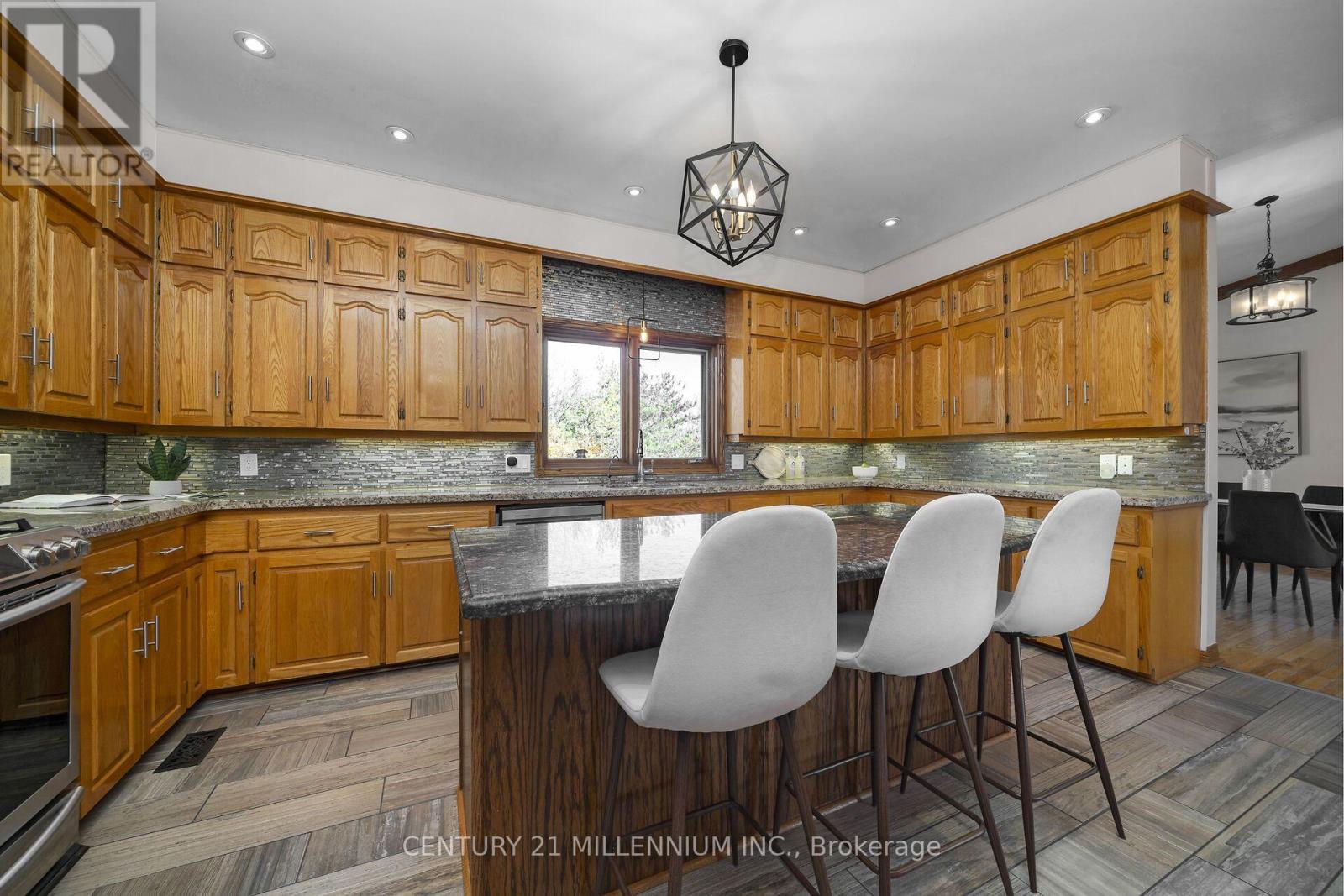 6 Kerry Court Property Photo 8