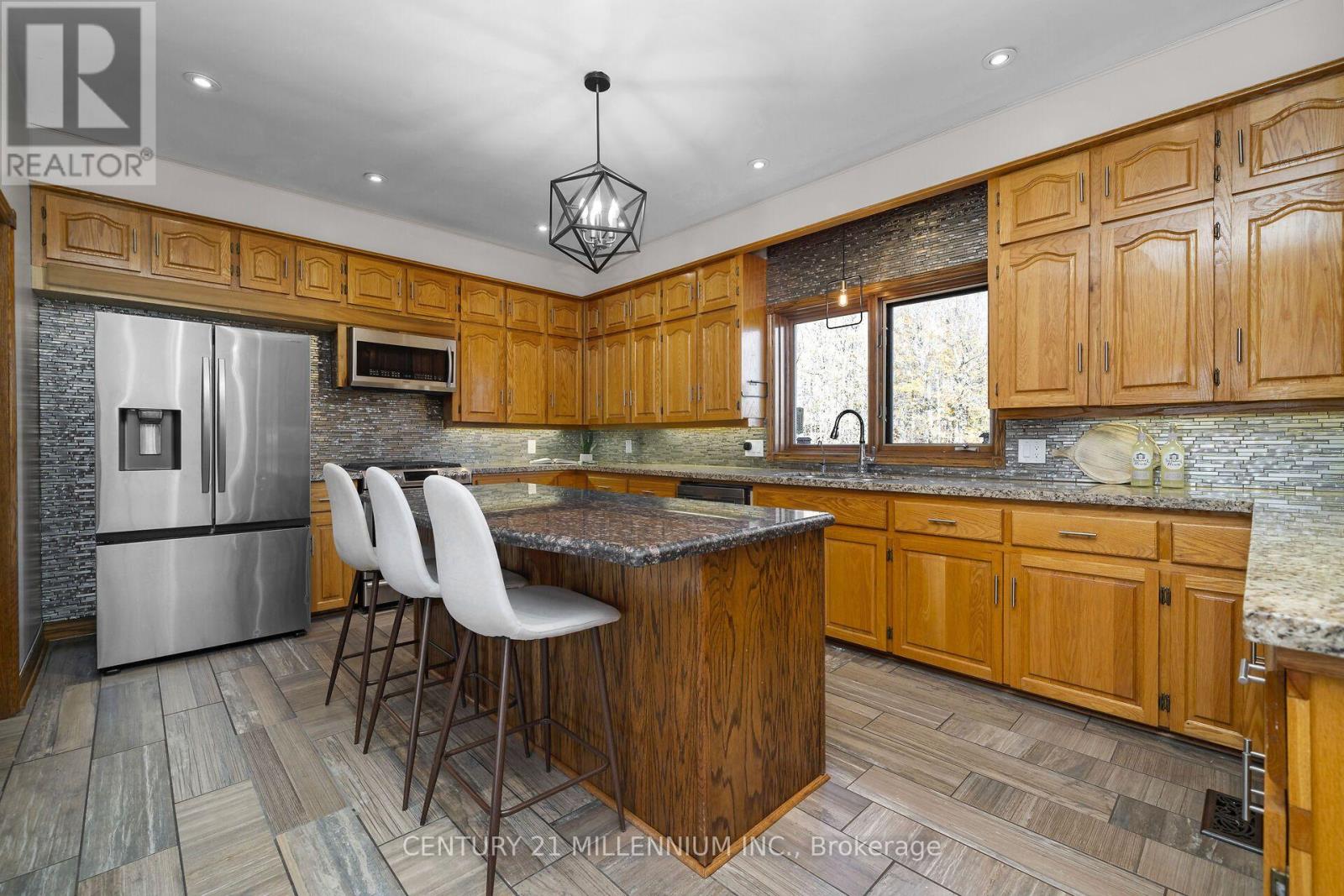 6 Kerry Court Property Photo 9