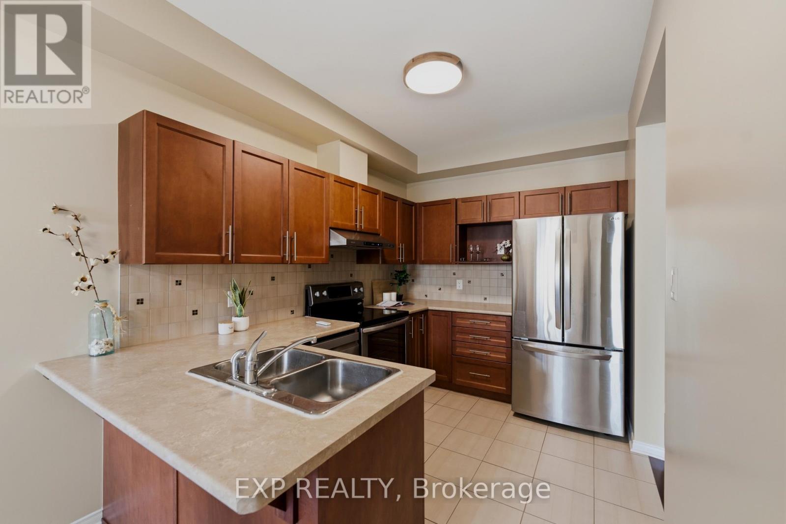 118 Laramie Crescent Property Photo 16