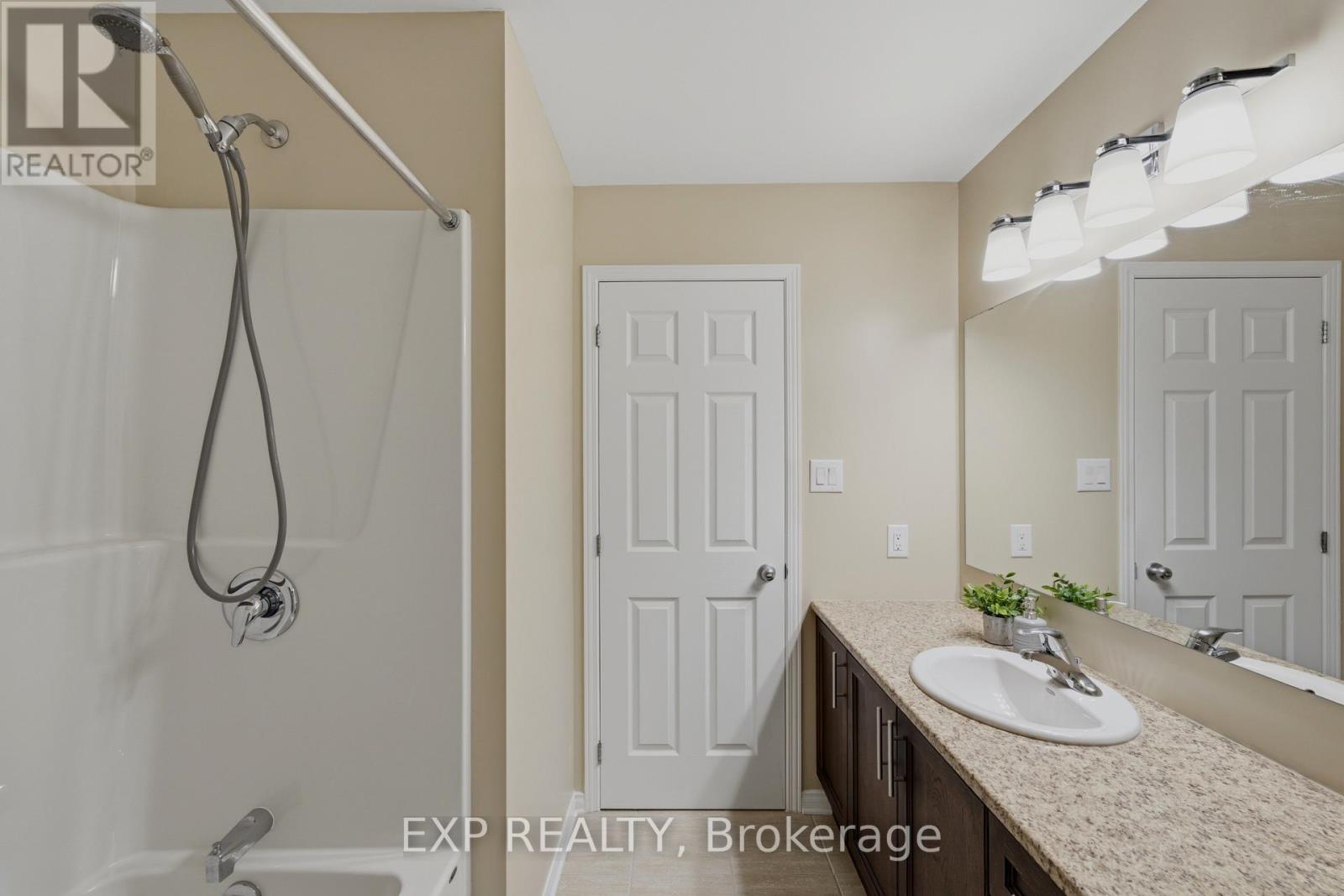 118 Laramie Crescent Property Photo 29