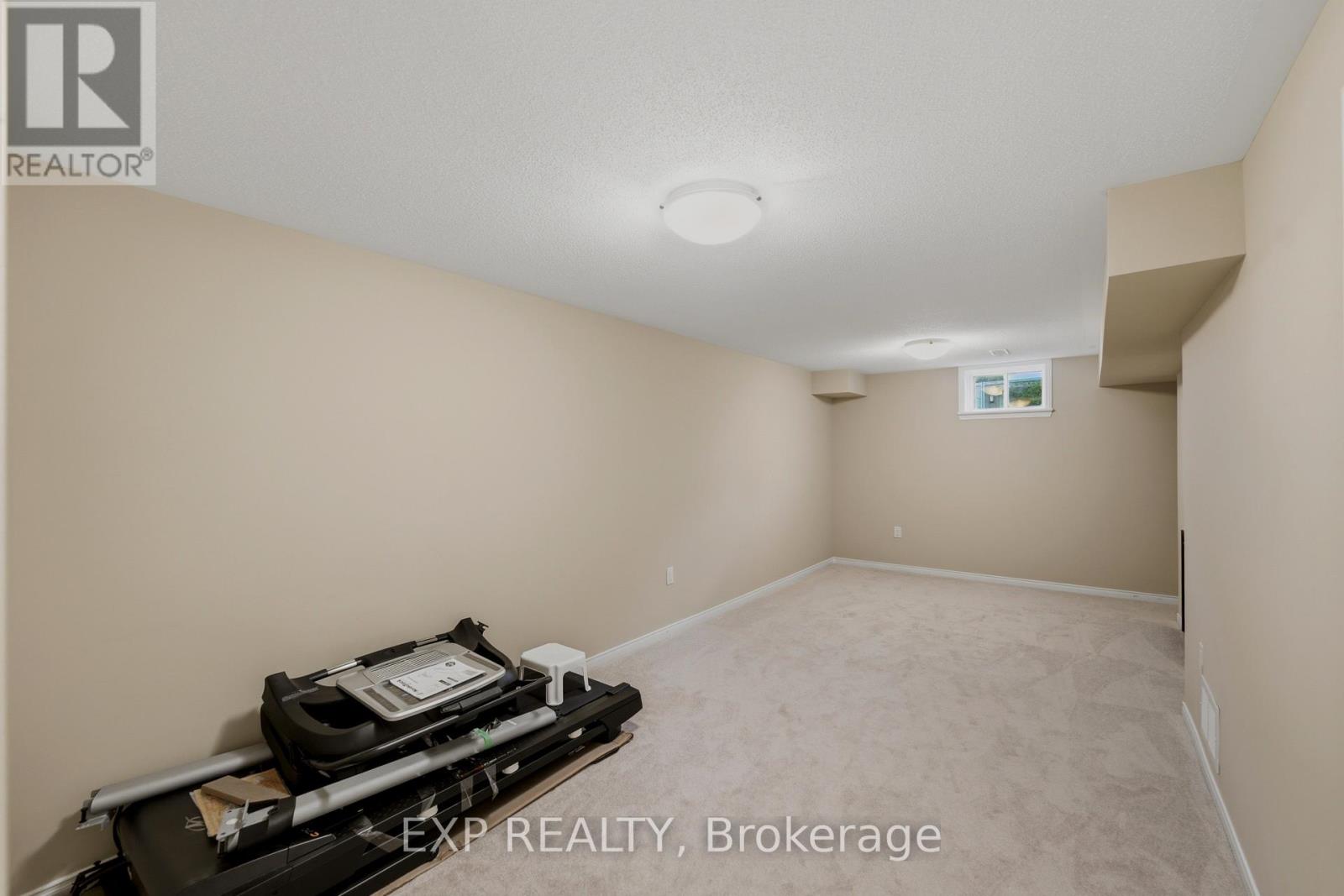 118 Laramie Crescent Property Photo 32