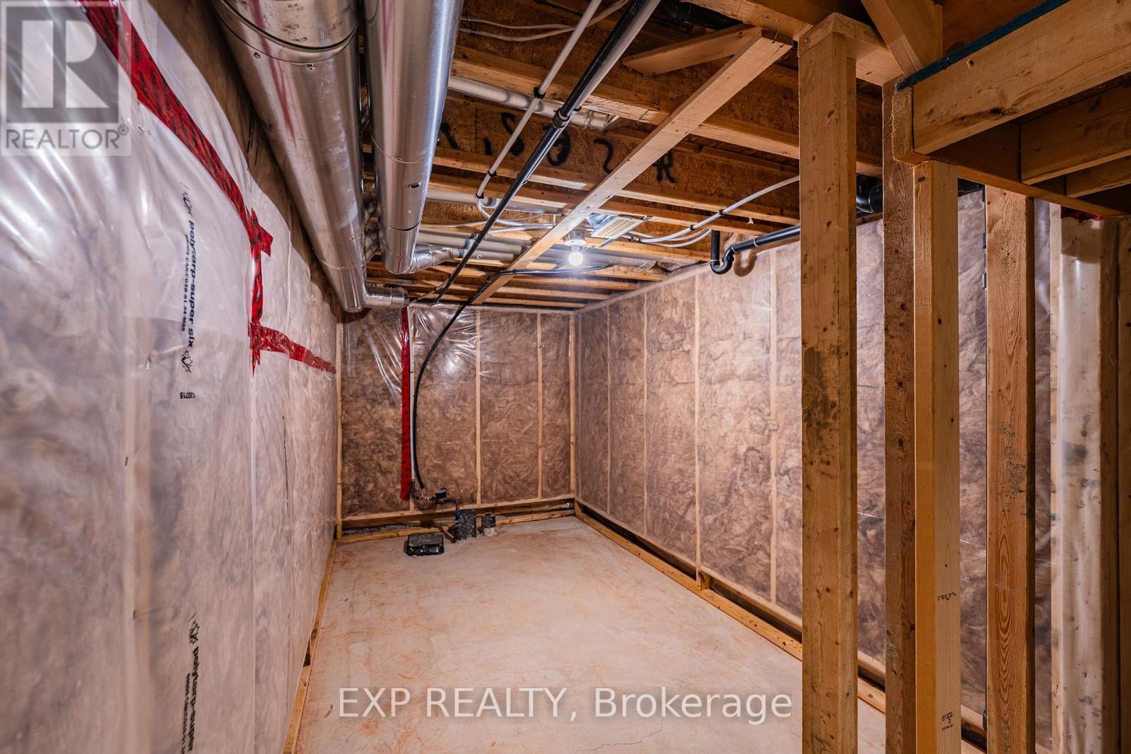 118 Laramie Crescent Property Photo 34