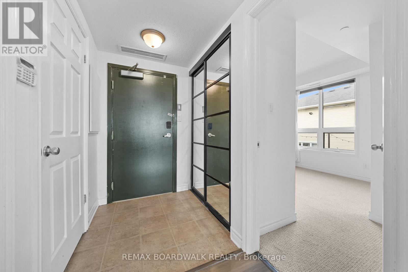 302 - 760 Chapman Mills Drive Property Photo 3