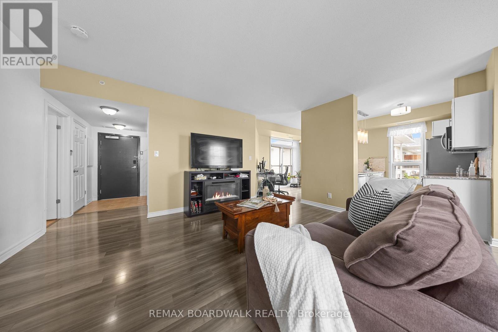 302 - 760 Chapman Mills Drive Property Photo 4