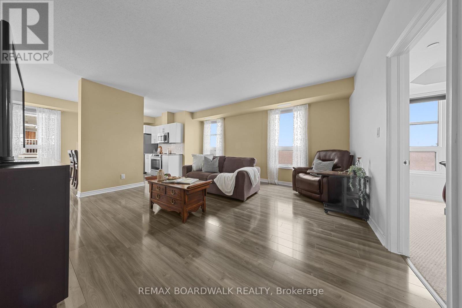 302 - 760 Chapman Mills Drive Property Photo 5
