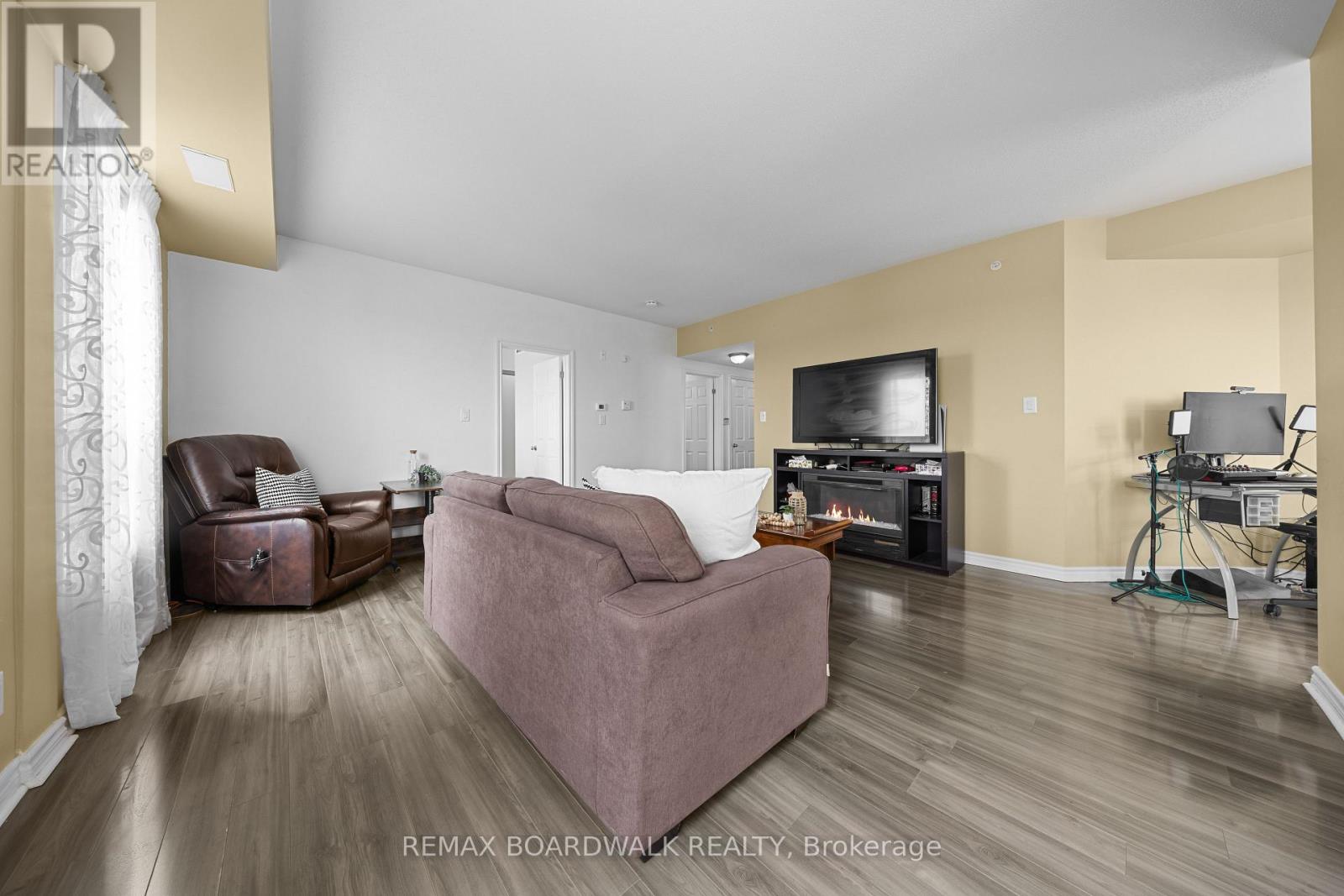 302 - 760 Chapman Mills Drive Property Photo 7