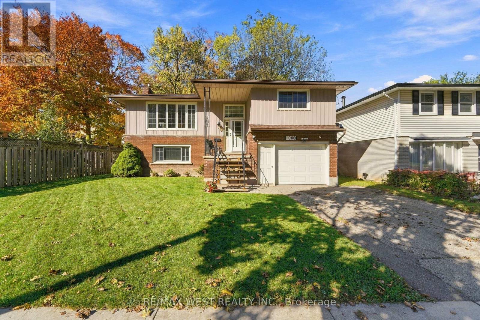 1380 QUEEN'S BOULEVARD Property Photo 1