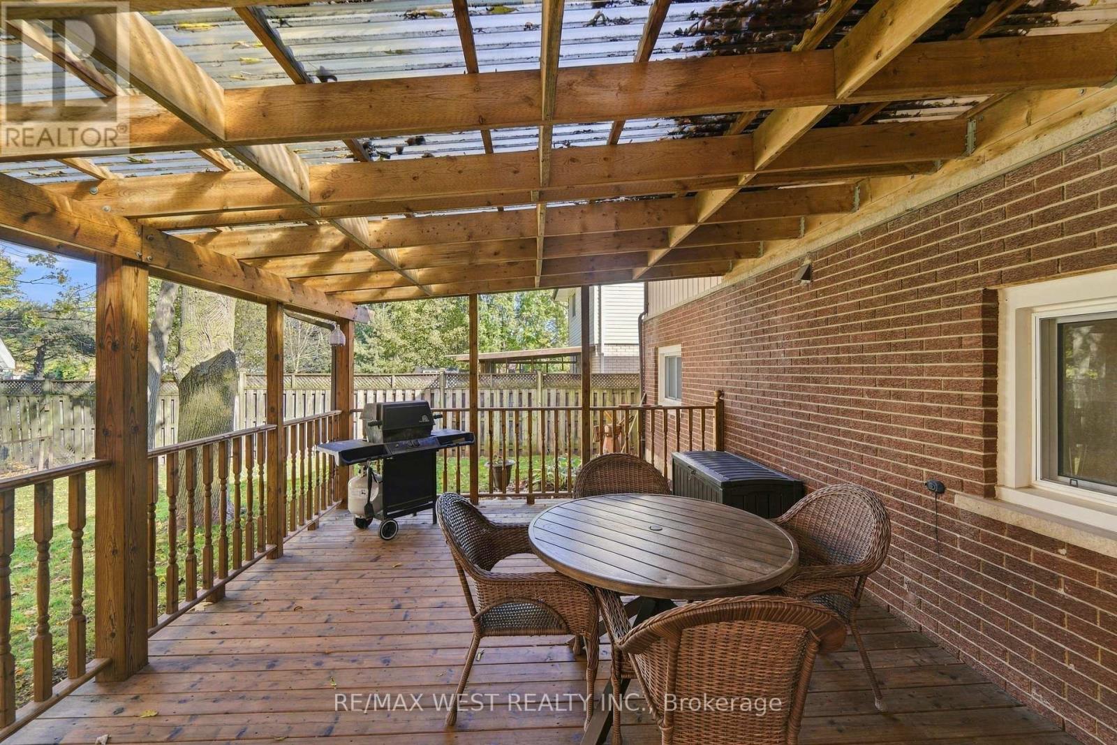 1380 Queen's Boulevard Property Photo 13