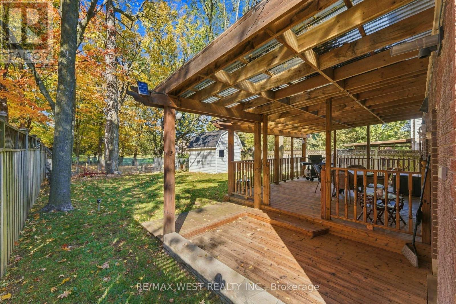 1380 Queen's Boulevard Property Photo 14