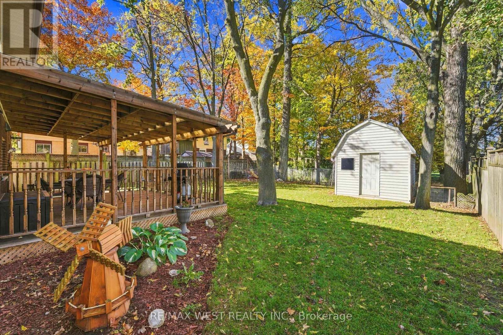 1380 Queen's Boulevard Property Photo 15
