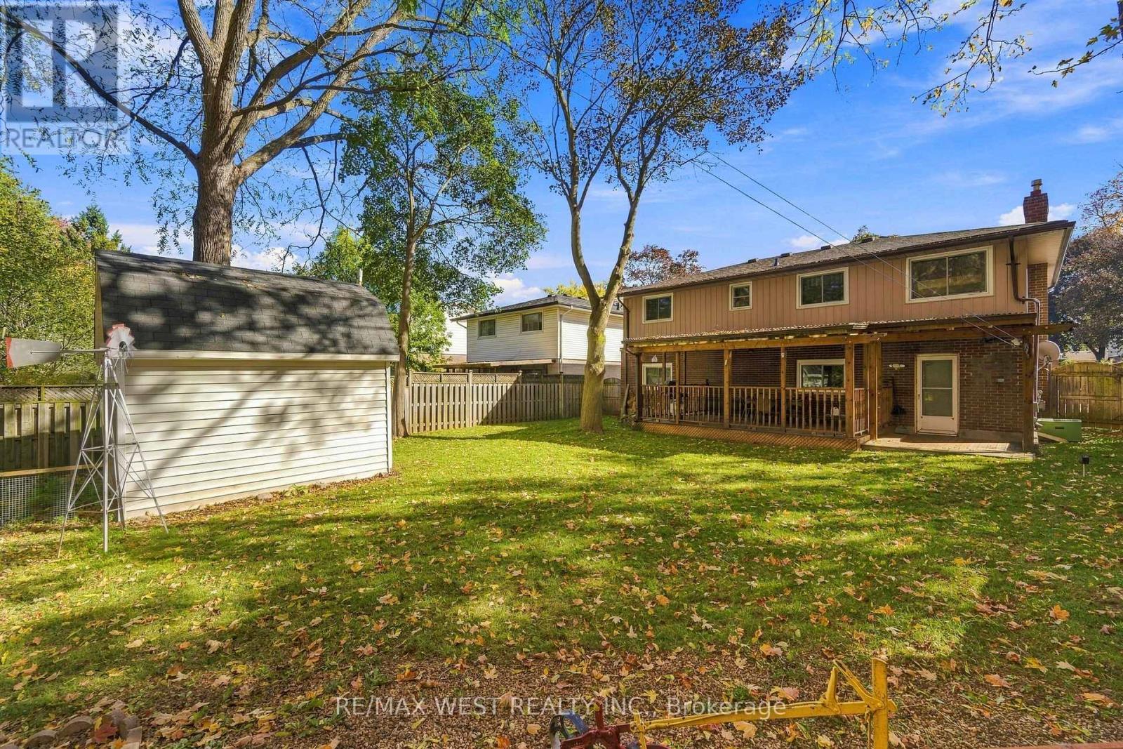 1380 Queen's Boulevard Property Photo 16