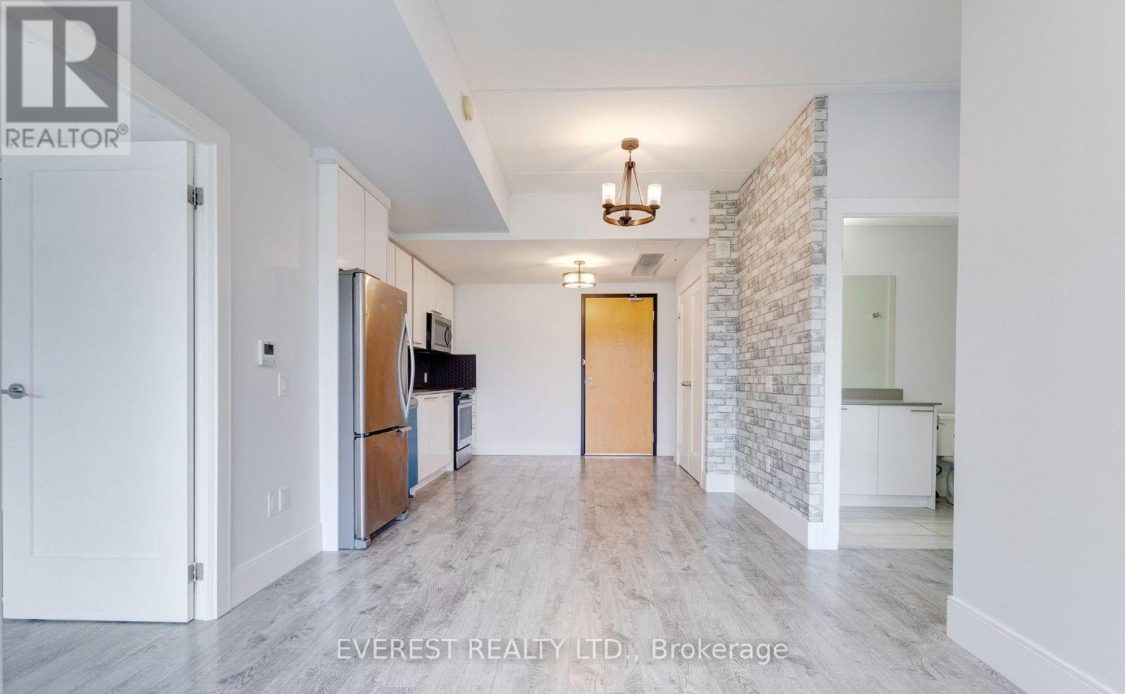 305 - 15 Prince Albert Boulevard Property Photo 6