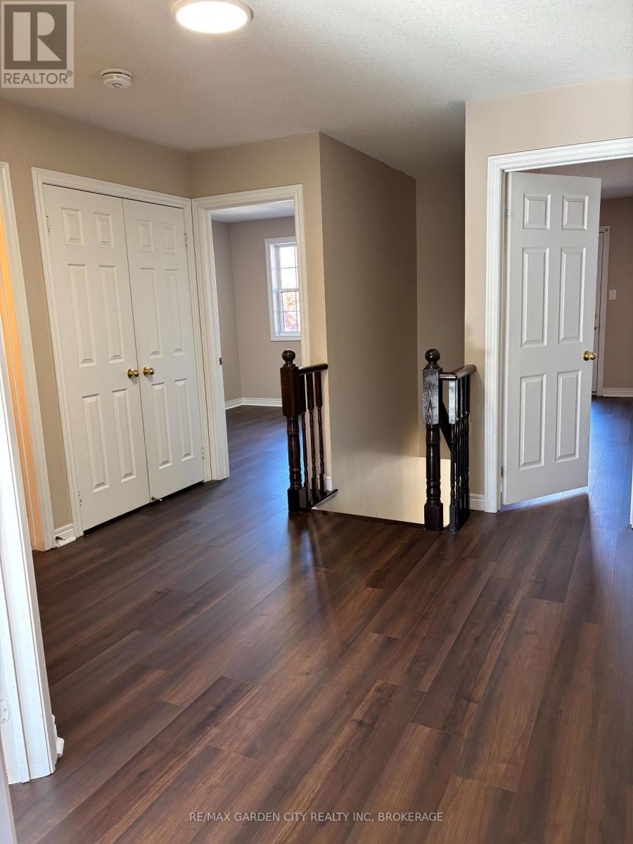 100 Young Crescent Property Photo 18