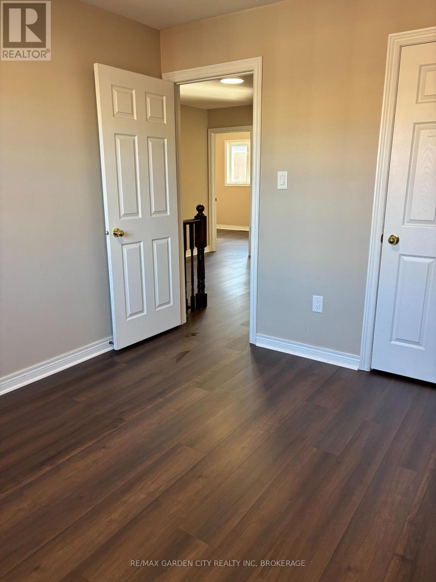 100 Young Crescent Property Photo 20